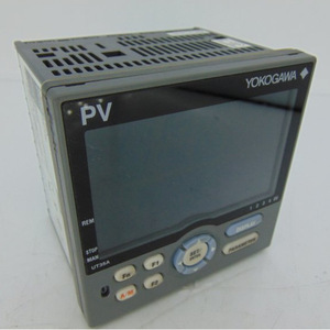 Controlador de Temperatura Digital Yokogawa UT55A-001-11-00 para Uso Industrial - Product Image 1