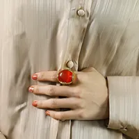 Herren Großer Roter Cabochon Katzenauge-Stein Eingelegter Edelstahl Vergoldeter Modischer Statement-Ring Täglicher Party-Schmuck
