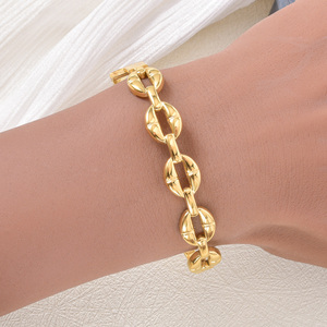 Brazalete con cierre seguro, eslabones ovalados huecos conectados, banda interior plana, ligero, de diseño, en oro de 18k, brazaletes de moda. - Product Image 3