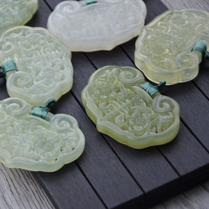 Colgante de Jade Xiuyan Tallado a Mano con Flor de Ciruelo, Estilo Chino, Material para Joyería DIY, Amuleto Grabado de Piedra Natural - Product Image 3