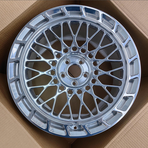 ล้อแม็กซ์อะลูมิเนียมขัดเงา 5 รู แบบปลอมล็อคกลาง ดีไซน์เว้าใหม่ ดุมล้อประสิทธิภาพสูง สำหรับรถแลมโบกินี ฮูราแคน เอสทีโอ ปี 2022 - Product Image 1