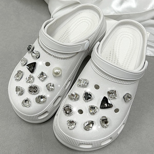 Rhinestone Pearl Clog Charms <strong>Chains</strong> Clog Sandals Women Girl Party Favor Gifts Metal Shoe Buckle Shoe Charms Shoe Decorations - Product Image 3