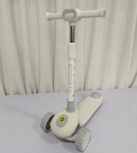 Trottinette pliable pour enfants de 1 à 5 <span class=keywords><strong>ans</strong></span>, trottinette pour bébé réglable en hauteur, légère, à une seule plaque - Product Image 4