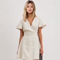 Robe mini en lin tissé écologique pour femme, col en V, devant croisé, manches courtes volantées, coupe trapèze avec poches latérales