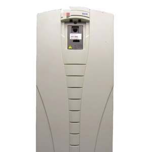 وحدة تحكم PLC صناعية أصلية جديدة جاهزة للتسليم طراز ACH550-UH-125A-4 لأتمتة المستودعات - Product Image 1