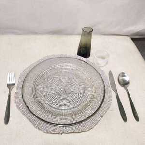 Assiette en verre écologique K11 Classic Wedding de 13 pouces, fond transparent, bord à effet bulle, couleur contrastée, pour My Weddingevents - Product Image 4