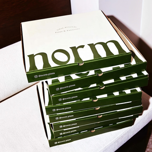 Caja de <span class=keywords><strong>Pizza</strong></span> Personalizada con MOQ Bajo, Libre de PFAS, con Revestimiento Biodegradable, Embalaje Rígido para Entrega, para Panaderías Independientes, Certificación FSC, DDP - Product Image 1