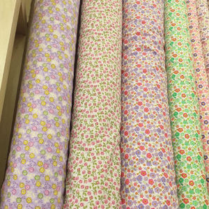 ผ้าฝ้ายพิมพ์ลายดอกไม้เล็กๆ สำหรับฤดูร้อน ผ้าฝ้ายป๊อปลินพิมพ์ลายดอกไม้ 100% ผ้าฝ้ายทอพิมพ์ลายดิจิทัลตามสั่ง - Product Image 4