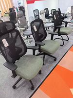 Fauteuil de Direction Moderne avec Appuie-tête Réglable et Accoudoirs Fixes - Construction en Acier Inoxydable pour Bureau à Domicile et Hôtel