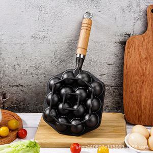 Poêle à takoyaki 15 trous en fonte antiadhésive avec manche en bois pour la cuisson des œufs de caille - Product Image 3