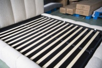Cama Moderna Tapizada en Bouclé con Estructura de Madera, Plataforma con Almacenamiento Hidráulico y Cabecero Acolchado con Canales Verticales, Venta al por Mayor B2B