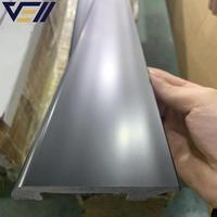 Plinthe blanche durable en polystyrène PS pour murs et sols, usage intérieur