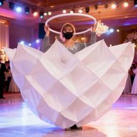Offre Spéciale géant 3D blanc femmes parapluie Costume accessoire gonflable pliable fleurs scène Performance événement Commercial
