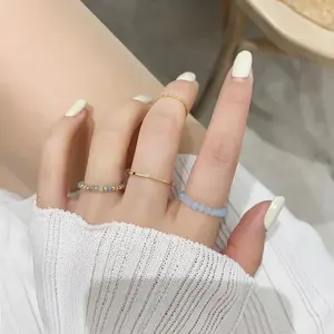 4 Stück Sommer Böhmen Kristall Perlen ringe Set für Frauen Frische bunte Perlen Fingerringe Stretch Seil Modeschmuck