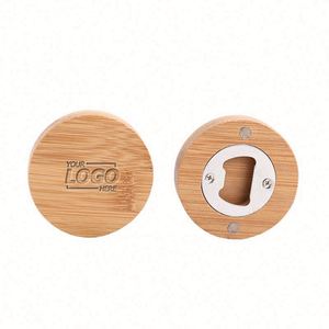 Abridor de Botellas de Cerveza Magnético Moderno de Bambú en Forma de Corazón con Patrón Geométrico y Logotipo Personalizado - Regalo Promocional para Refrigerador - Product Image 1