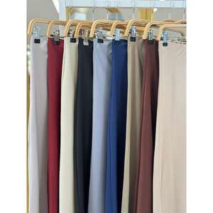 Falda de Satén Premium para Mujer, Cintura Regular, 100% Poliéster, Brillante, Modelo 4046 - Product Image 1