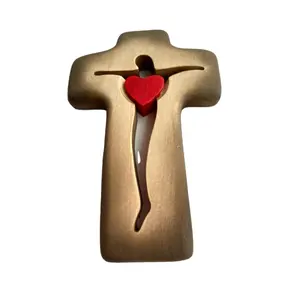 雕刻木制基督教心形壁挂装饰情人节结婚周年礼物十字架木制雕刻十字架吊坠装饰