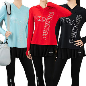 Camiseta con capucha de entrenamiento mejorada por flujo de aire de ventilación de malla y elasticidad de tela de secado rápido diseñada para damas - Product Image 5