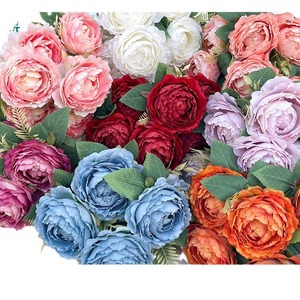 Bouquet de 7 fleurs de rose en soie, effet givré, peintes et embossées, moulées par injection, faites à la main, pour décoration intérieure de mariage - Product Image 1