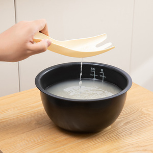 Rice Washing Spoon With Drainage Slots Portable Kitchen Utensil For Rice Cleaning And Draining White Plastic - Product Image 4