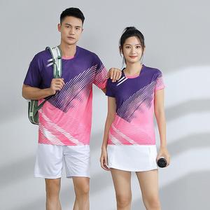 T-shirt de sport personnalisé en polyester léger et anti-humidité pour hommes et femmes, idéal pour le pickleball, le badminton et le tennis – Vente en gros - Product Image 1
