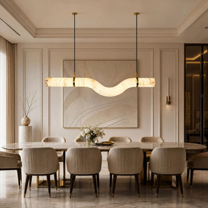 Lampe suspendue minimaliste en forme de S en albâtre avec finition métallique, luminaire linéaire pour îlot de cuisine et table à manger - Product Image 1