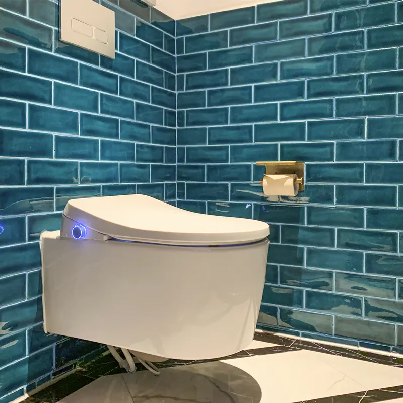 Parede Pendurada Auto Open Close Dual Flush Toilet Banheiro WC Com Assento Bidé Inteligente Inteligente Para O Banheiro De Amostra
