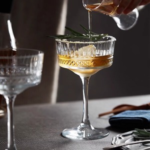 Verre à <span class=keywords><strong>champagne</strong></span> gravé à <span class=keywords><strong>large</strong></span> bouche de style européen Gobelet à dessert Martini en cristal transparent en relief <span class=keywords><strong>Coupe</strong></span> à vin vintage - Product Image 4