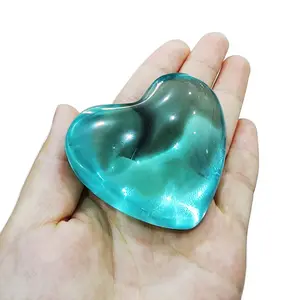 蓝色玻璃石头心 5- 6厘米浅蓝色玻璃心手工水晶宝石浮肿心形石头