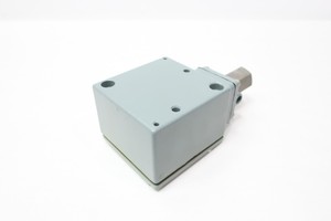9012 <span class=keywords><strong>Gcw</strong></span> 3 Switch 0 25in 600v Ac 170 5600psi Nouveau Original En Stock Automatisation Industrielle Pac PLC Dédié - Product Image 4