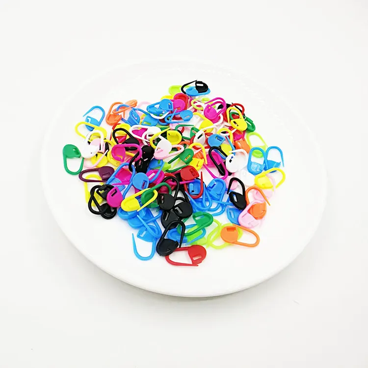 Wholesale prices colored plastic safety pin crochet tool plastic crochet set knitting clip sewing supplies