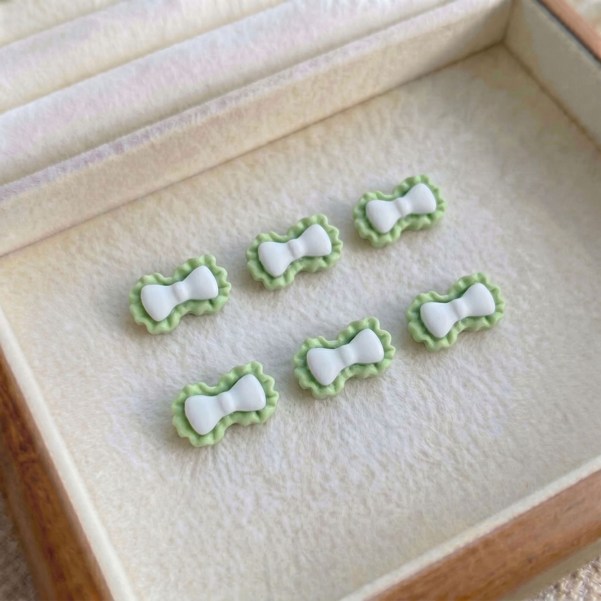 Green  (7mm*12mm)