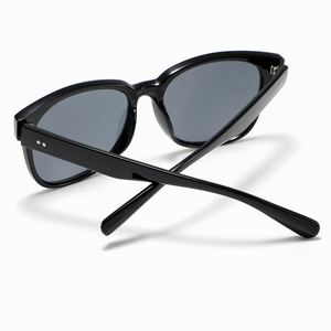 Gafas de Sol Conchen para Mujer, Montura Grande, Negras, Lentes Azules con Protección UV400, Estilo Ovalado, para Conducir, Protección Solar, para Salidas - Product Image 2