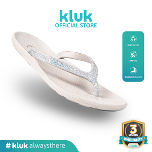 Elegantes Chanclas Plateadas Casuales para Mujer con Plantilla Acolchada para Playa y Vacaciones - Product Image 1