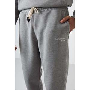 Ensemble de survêtement gris chiné pour homme – Coton confortable, respirant, style décontracté, avec jogging et sweat à capuche – Taille adulte - Product Image 4