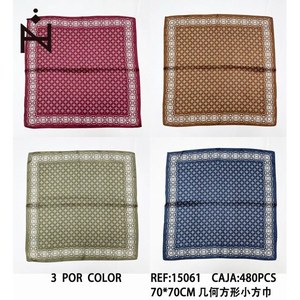 Foulard Quadrato Geometrico Piccolo 70x70cm FULARES 3 Pezzi per Colore - Product Image 3