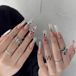 <span class=keywords><strong>Uñas</strong></span> Postizas Hechas a Mano, Forma Ataúd Mediana, Color Rosa Nude, con Contorno de Corazón Blanco y Diseño de <span class=keywords><strong>Punta</strong></span> Francesa, <span class=keywords><strong>Uñas</strong></span> Acrílicas - Product Image 4