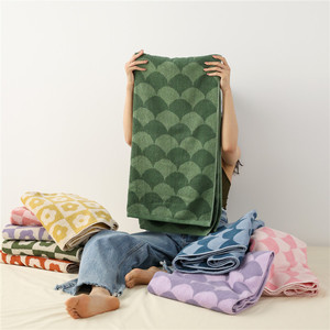 Asciugamani da Bagno in Puro Cotone di Alta Qualità Prodotti in India, Ricamo LOGO, Ottima Qualità, Asciugamano da Bagno in Spugna 100% Cotone - Product Image 1