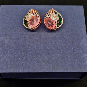 Boucles d'oreilles clous 11412 en zircon cubique et quartz rose, pierres ovales, plaqué or, en laiton, élégantes pour mariage et soirées - Product Image 1