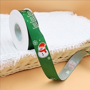 Ruban imprimé rouge et vert pour les fêtes, nom personnalisé pour couronne de Noël et décoration de table - Product Image 1