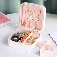 Boîte de rangement à bijoux portable avec logo personnalisé, en cuir PU, carrée, pour voyager, organiseur de bijoux pour boucles d'oreilles, bagues, colliers, bracelets