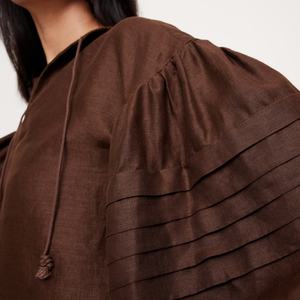 Chemisier d'été en lin pour femme OEM, coupe oversize à épaules tombantes, col en V, couleur marron - Product Image 3