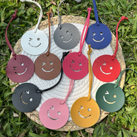 Porte-clés en cuir PU coloré et durable, pendentif de sac mignon en forme de sourire porte-bonheur pour clés de voiture pour femmes