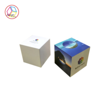 Vente en gros de boîte d'emballage cadeau en papier carton style personnalisé à la mode, revêtement UV, stratification mate, gaufrage, usage alimentaire industriel, aimant de 2mm avec remise