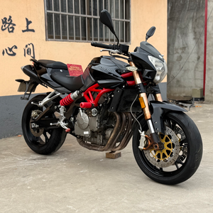 Motocyclettes d'<span class=keywords><strong>occasion</strong></span> Benelli1 TNT600i |   Moteur à quatre cylindres en ligne de 600 cm³ |   Moto sportive de 60 kW refroidie par liquide pour l'exportation - Product Image 3