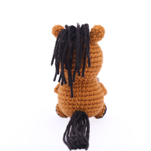 Poney en laine tricotée fait main, figurine positive en crochet, cadeau créatif pour l'encouragement et le soutien émotionnel des amis - Product Image 3