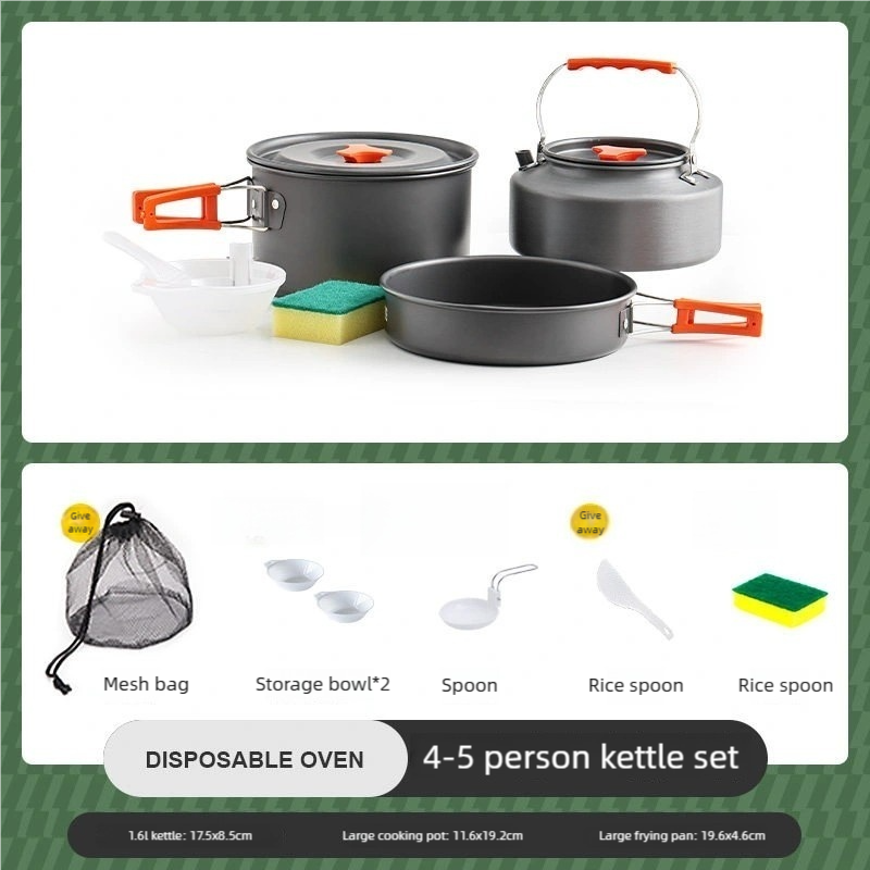 Ensemble de cuisine pour 4 à 5 personnes : bouilloire et batterie de cuisine.