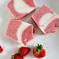 Marque privée Savon fait main au parfum de fraise aux fruits Savon blanchissant pour la peau réparateur hydratant personnalisé