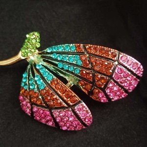 Envío Gratis broches mujer brujería de la concientización sobre <span class=keywords><strong>el</strong></span> cáncer de mama anillo de perlas de bufanda saree broche pin hijab - Product Image 1