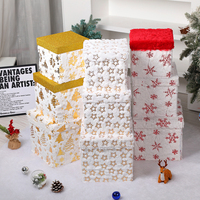 Vente en gros Grand tissu en peluche de Noël avec emballage en carton avec couvercle étoile flocon de neige avec des coffrets cadeaux élégants au design de Noël